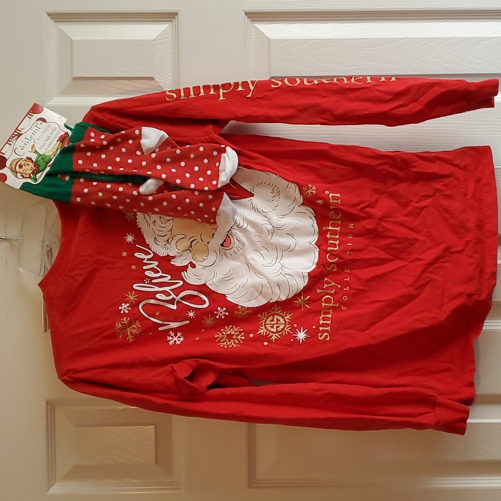 Simply Southern t-shirt and socks